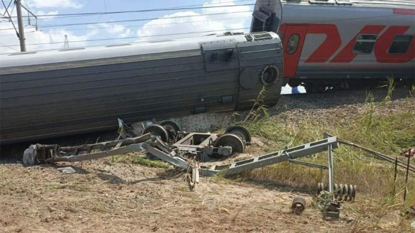 Более 100 человек пострадали при сходе вагонов в Волгоградской области